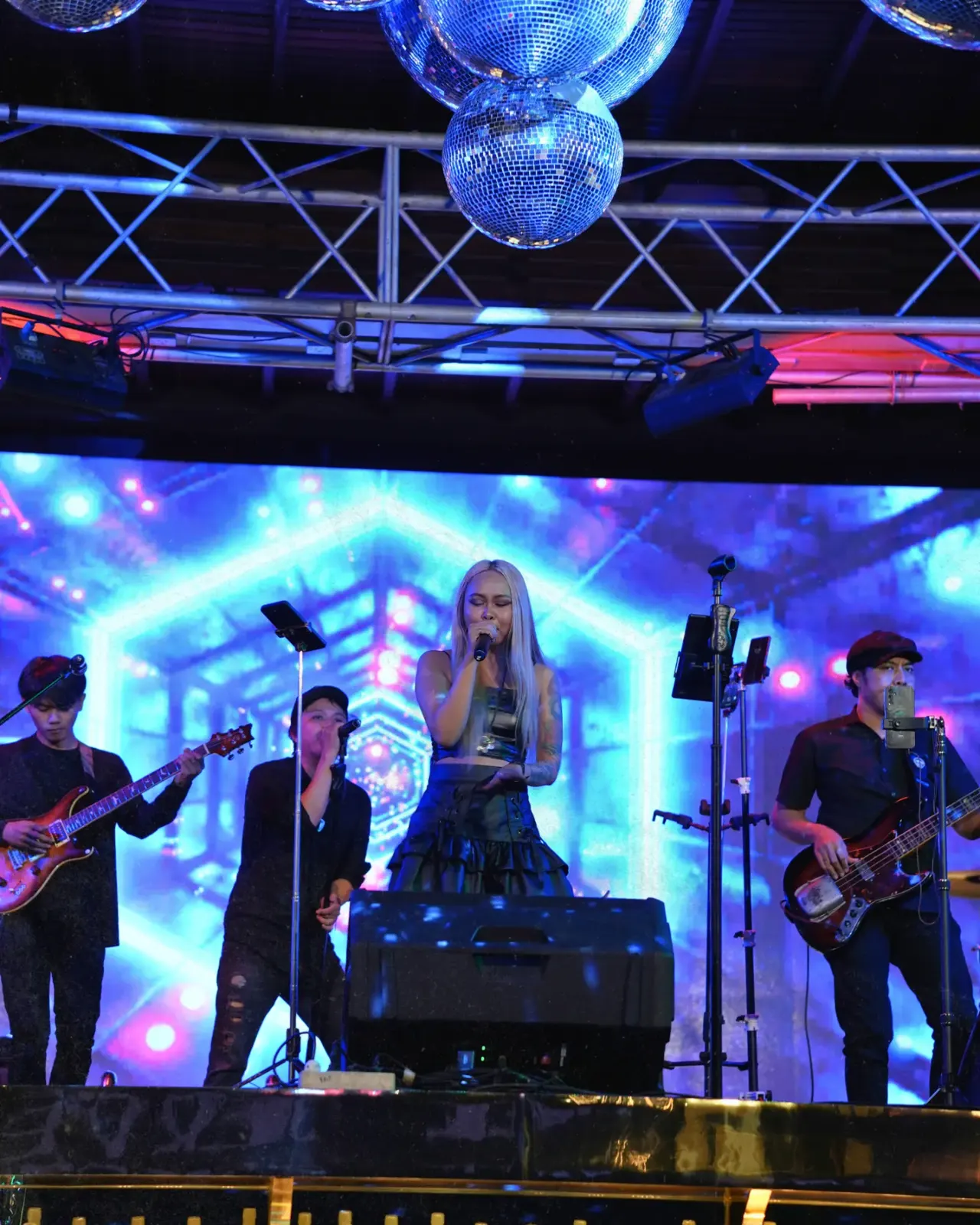SimpleCut band photo 4